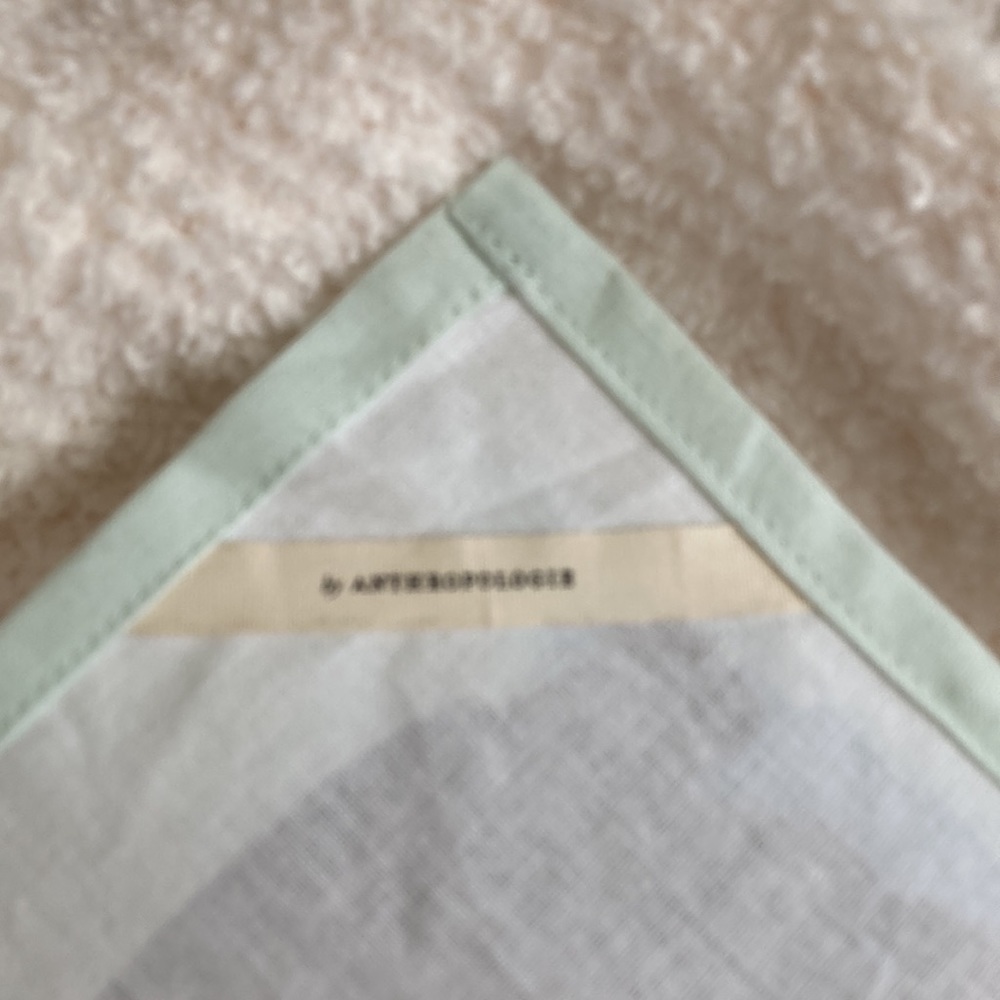 Towel from💕Anthropologie… Holiday edition.. let it snow💕 - Picture 8 of 12